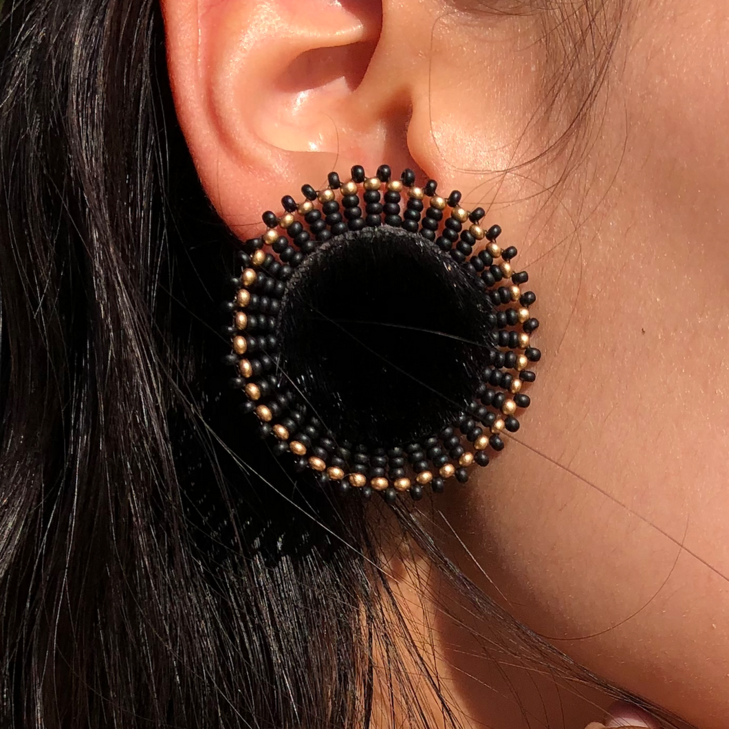 Qinnitaq (black) earrings collection